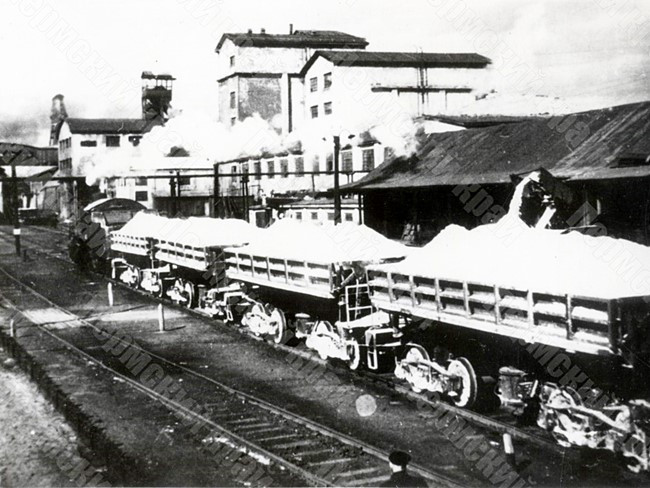 Железнодорожная ветка возле цехов Соликамского калийного комбината