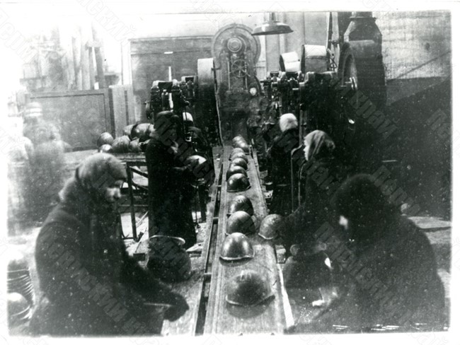 Workers of shop No. 8 of the Lysva Metallurgical Plant for the manufacture of army helmets