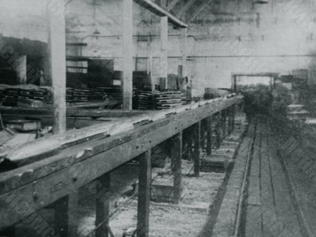 Conveyor with heavy shell casings in shop No. 4 of the Lysva Metallurgical Plant