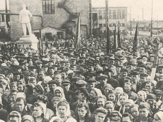 Workers of the Lysva Metallurgical Plant at a rally celebrating the award of the Order of Lenin to this enterprise